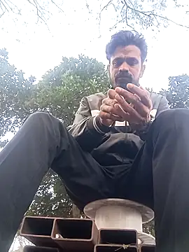 Snapshot of Mr_xxx007@xh chatting on February 4, 1:33 am Mr xxx007xh online show from February 4, 1:33 am