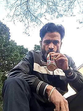 Snapshot of Mr_xxx007@xh chatting on February 6, 1:43 am Mr xxx007xh online show from February 6, 1:43 am