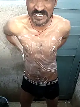 Snapshot of Mr_xxx007@xh chatting on February 12, 2:39 am Mr xxx007xh online show from February 12, 2:39 am