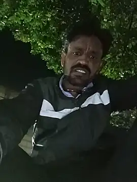 Snapshot of Mr_xxx007@xh chatting on February 12, 2:45 pm Mr xxx007xh online show from February 12, 2:45 pm