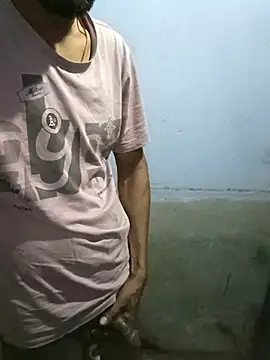 Snapshot of Mr_xxx007@xh chatting on February 27, 11:27 pm Mr xxx007xh online show from February 27, 11:27 pm