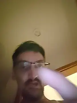 Snapshot of DAVIDLECOCHON5767 chatting on May 27, 6:38 pm DAVIDLECOCHON5767 online show from May 27, 6:38 pm