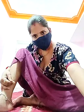 Snapshot of Sexi_savitri chatting on October 3, 9:28 am Sexi savitri online show from October 3, 9:28 am