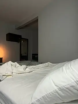 B3toBaby online show from March 15, 9:04 am