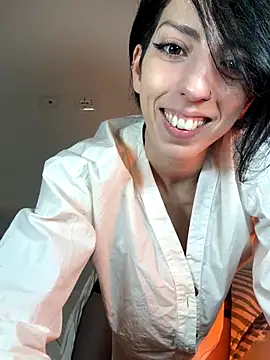 flowermadness online show from November 22, 12:15 pm