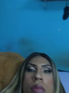 Snapshot of gataloiraa chatting on October 3, 8:11 am gataloiraa online show from October 3, 8:11 am