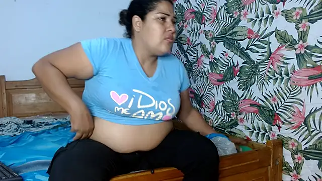 69smallstar online show from April 14, 11:38 am