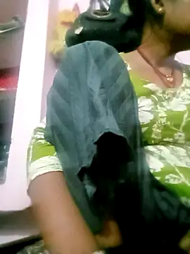 Hot tin74 online show from December 3, 6:06 pm