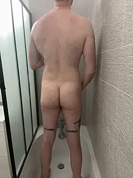 Snapshot of TomieSoichi chatting on October 7, 5:04 am TomieSoichi online show from October 7, 5:04 am