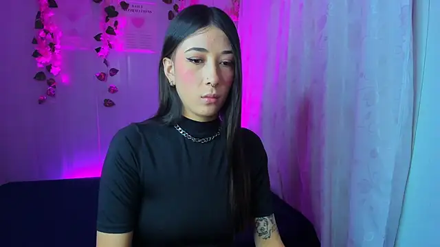 Snapshot of lia__harry chatting on December 16, 1:32 am lia harry online show from December 16, 1:32 am