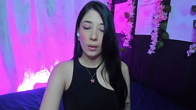 Snapshot of lia__harry chatting on February 16, 3:35 am lia harry online show from February 16, 3:35 am