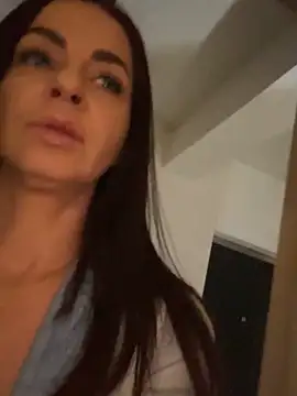 Snapshot of Roxanne_Skye chatting on September 11, 6:08 pm Roxanne Skye online show from September 11, 6:08 pm