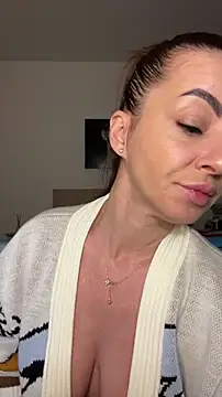 Roxanne Skye online show from October 14, 5:58 pm