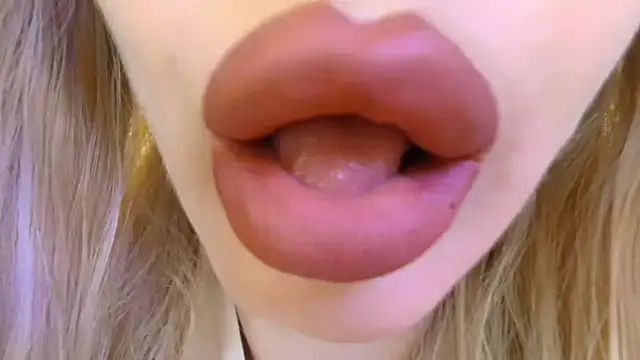 Snapshot of Politeeliza chatting on May 21, 8:05 pm Politeeliza online show from May 21, 8:05 pm
