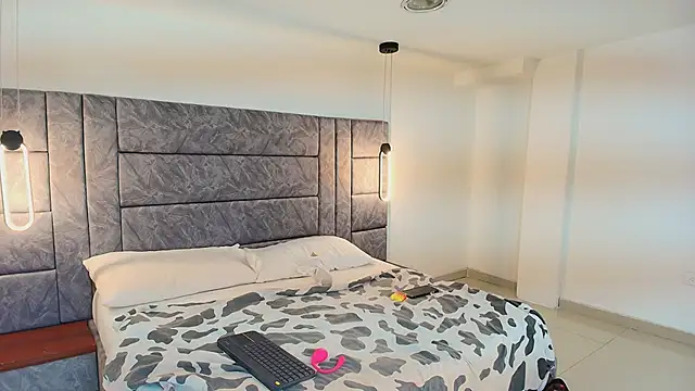 Dakota Megan 69 online show from March 30, 1:01 pm