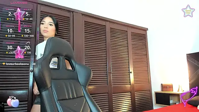 iamCharlotte19 online show from June 13, 12:25 pm