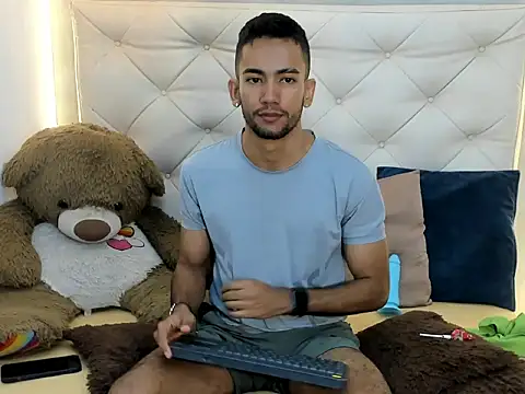 MaicolParker  online show from March 20, 1:27 pm