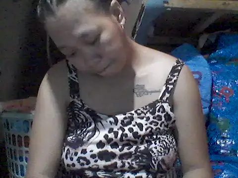 Snapshot of maypah chatting on April 10, 1:44 am maypah online show from April 10, 1:44 am