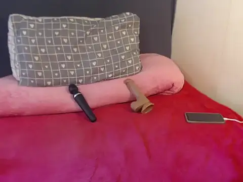 Snapshot of Hotgirl87 chatting on October 5, 11:30 am Hotgirl87 online show from October 5, 11:30 am