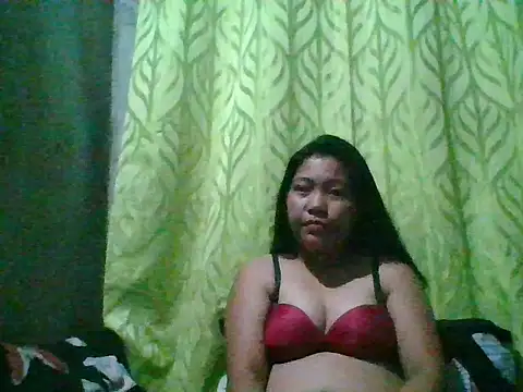 Snapshot of nikki_zapphire chatting on March 28, 4:06 pm nikki zapphire online show from March 28, 4:06 pm