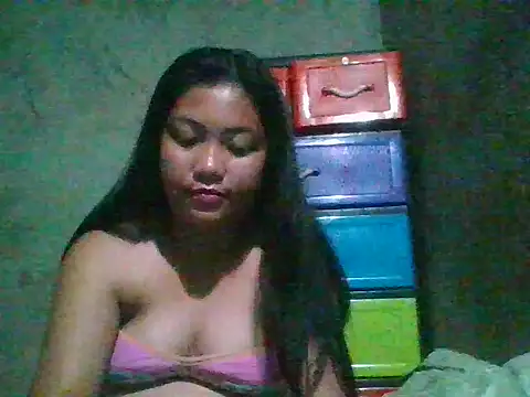 Snapshot of nikki_zapphire chatting on April 9, 2:33 pm nikki zapphire online show from April 9, 2:33 pm