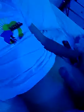 Snapshot of matiatr1112 chatting on November 9, 4:33 am matiatr1112 online show from November 9, 4:33 am