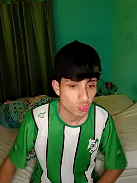 Snapshot of matiatr1112 chatting on November 9, 11:36 pm matiatr1112 online show from November 9, 11:36 pm