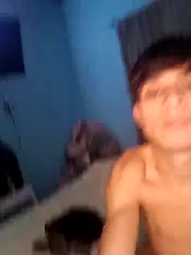 Snapshot of matiatr1112 chatting on March 1, 12:34 am matiatr1112 online show from March 1, 12:34 am