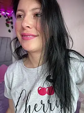 Mia salinass online show from June 18, 7:18 pm