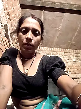 Snapshot of Xx_pooja chatting on September 28, 2:55 pm Xx pooja online show from September 28, 2:55 pm