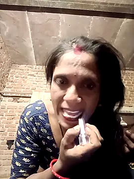 Snapshot of Xx_pooja chatting on October 17, 3:03 pm Xx pooja online show from October 17, 3:03 pm