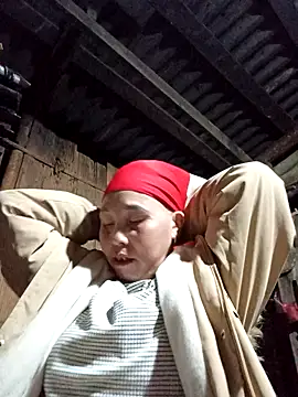 me-cute online show from November 20, 1:00 pm