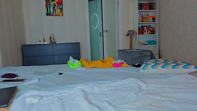 hotgirlzal online show from February 22, 9:30 am