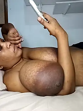 HappygalTheQueen online show from February 5, 7:29 pm