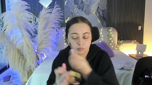 SarahCastro1  online show from February 16, 3:57 am