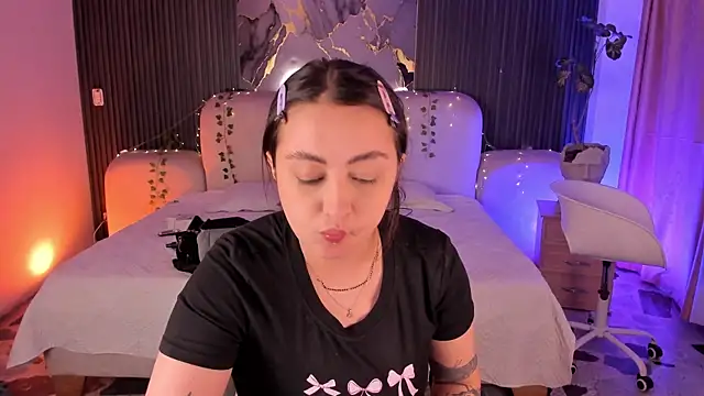 Snapshot of SarahCastro1_ chatting on June 11, 4:54 am SarahCastro1 online show from June 11, 4:54 am
