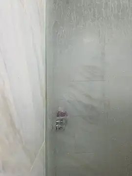Snapshot of SarahCastro1_ chatting on July 3, 10:27 pm SarahCastro1 online show from July 3, 10:27 pm