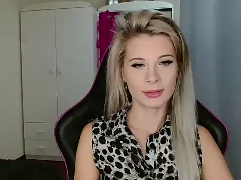 KristineGlow online show from October 24, 6:21 am