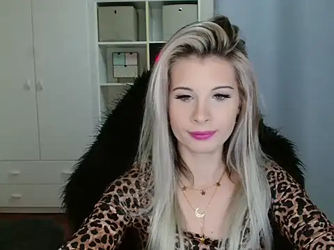 KristineGlow online show from November 3, 3:13 pm