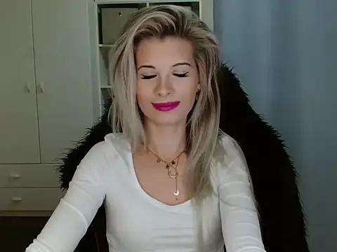 KristineGlow online show from November 6, 7:20 am