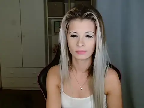 KristineGlow online show from December 4, 4:48 pm