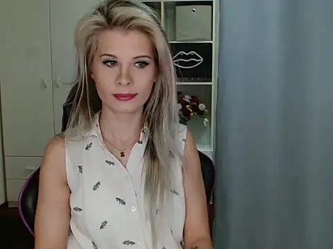 KristineGlow online show from February 12, 7:14 am