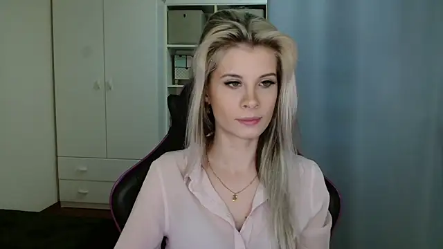 KristineGlow online show from March 2, 7:59 am