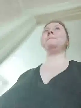 Snapshot of MiaKissy chatting on June 20, 7:11 am MiaKissy online show from June 20, 7:11 am