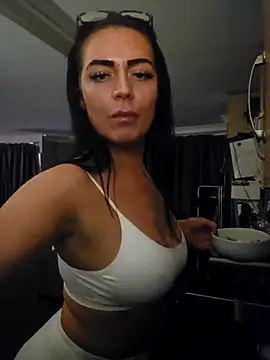 Snapshot of KissMeKylie chatting on November 7, 11:05 pm KissMeKylie online show from November 7, 11:05 pm