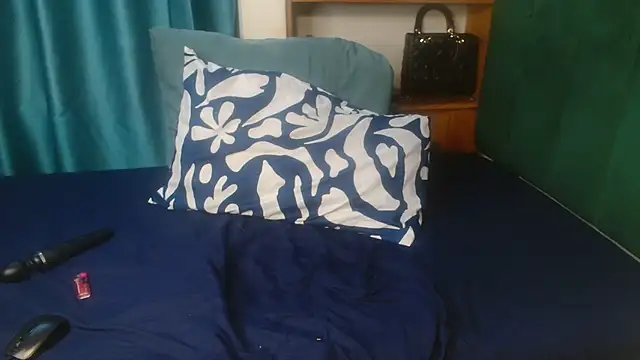 Snapshot of Keishaa-77 chatting on March 3, 2:28 am Keishaa-77 online show from March 3, 2:28 am