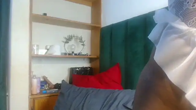 Snapshot of Keishaa-77 chatting on March 11, 12:05 am Keishaa-77 online show from March 11, 12:05 am
