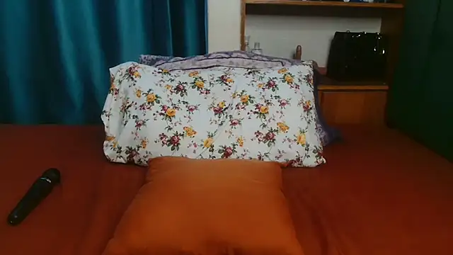 Snapshot of Keishaa-77 chatting on April 22, 3:35 pm Keishaa-77 online show from April 22, 3:35 pm
