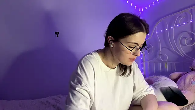 HoneyMist online show from November 7, 3:12 pm