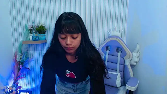 Snapshot of kataleya__18 chatting on December 21, 12:56 pm kataleya 18 online show from December 21, 12:56 pm